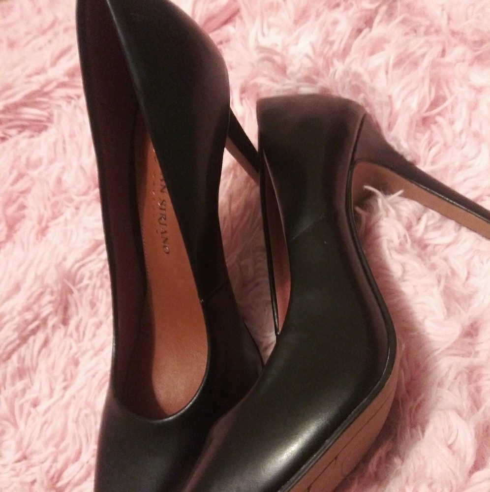👠 Black Heels
